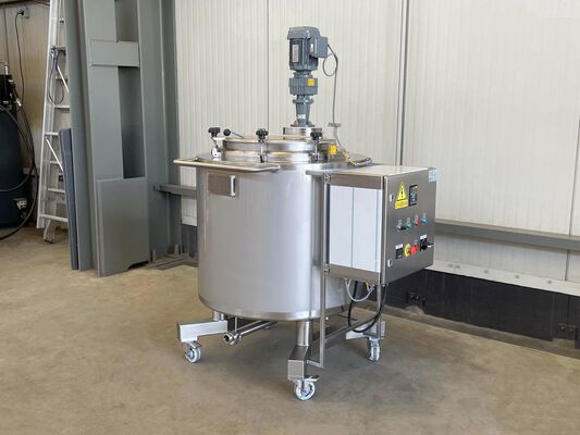 1 x New 300L stainless-steel AISI316L vertical mixing tank.