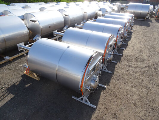 6 x New 4.500L stainless-steel AISI316L vertical mixing tanks