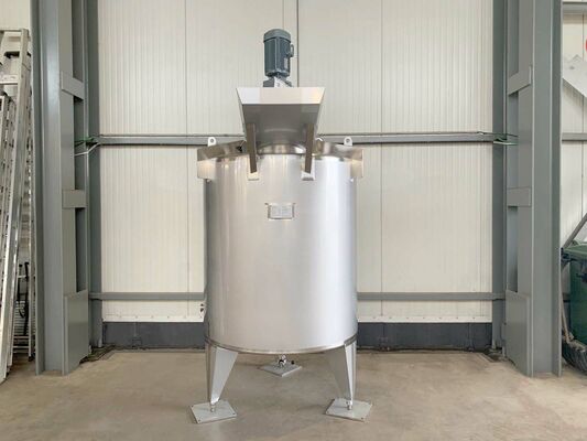 1 x New 2.500L stainless-steel AISI316L vertical mixing tank.