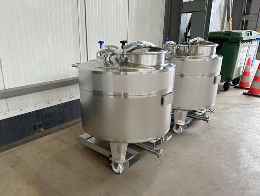 2 x Nieuwe roestvrijstalen verticale opslagtanks van 400L in AISI316L