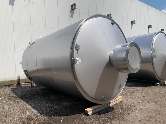 3 x vertical second-hand mixing tanks of 31.000 L in AISI 304L stainless steel.