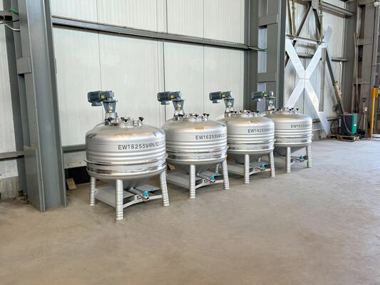 4 x Neuer vertikaler 850L Edelstahl-Mischbehälter aus AISI304L