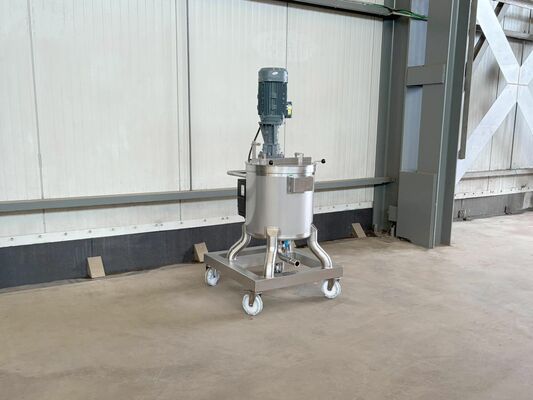 1 x New 100L stainless-steel AISI316L vertical mixing tank.