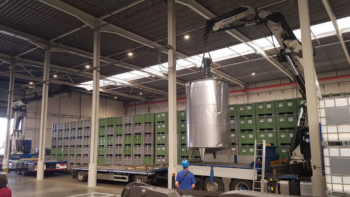 6 x 10,000L stainless steel AISI316L mixing tanks equipped with a heat exchanger and insulation