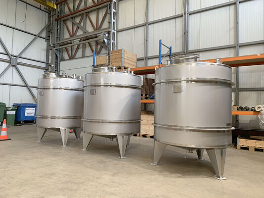 3 x 3,300L stainless steel AISI 304L vertical mixing tanks