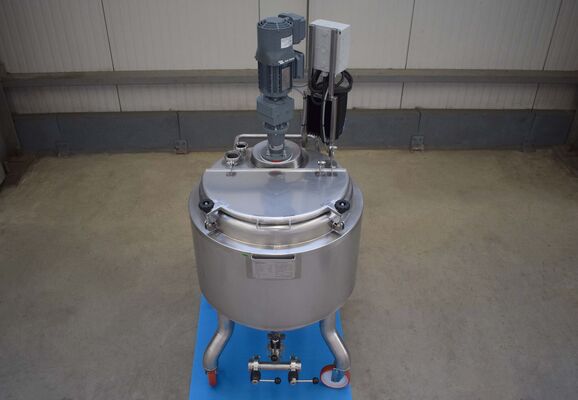 1 x New 200L vertical stainless steel AISI316L mixing tank with heating jacket and insulation.