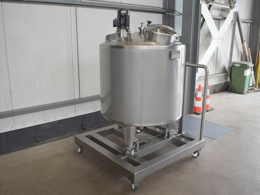 1 x Nieuwe roestvrijstalen verticale mengtank van 1000L  in AISI316L