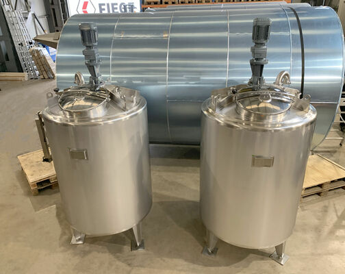 2 x Nieuwe roestvrijstalen verticale mengtank van 1.500L in AISI316L