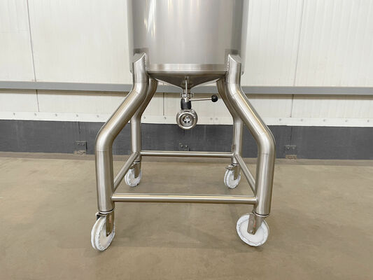 1 x New 150L stainless-steel AISI316L vertical mixing tank.