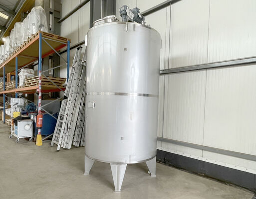 1 x New 5.200L stainless-steel AISI316L vertical mixing tank.