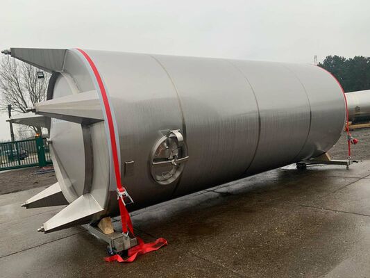 1 x Nieuwe roestvrijstalen verticale opslagtank van 26.000L in AISI316L