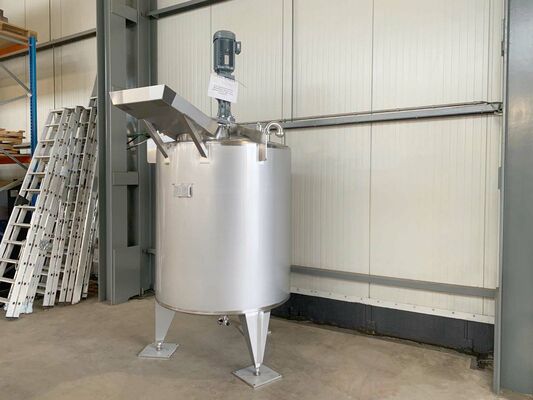 1 x Nieuwe roestvrijstalen verticale mengtank van 2.500L in AISI 316L