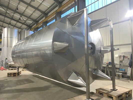 1 x New 50.000L stainless-steel AISI304 vertical storage tank.