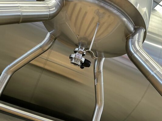 1 x Nieuwe roestvrijstalen verticale mengtank van 150L in AISI316L