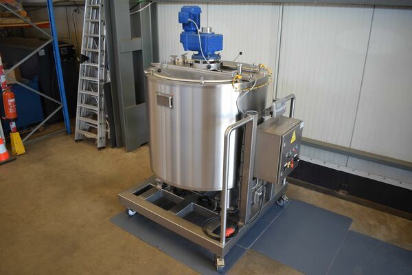 1 x Nieuwe roestvrijstalen verticale mengtank van 1000L in AISI304L