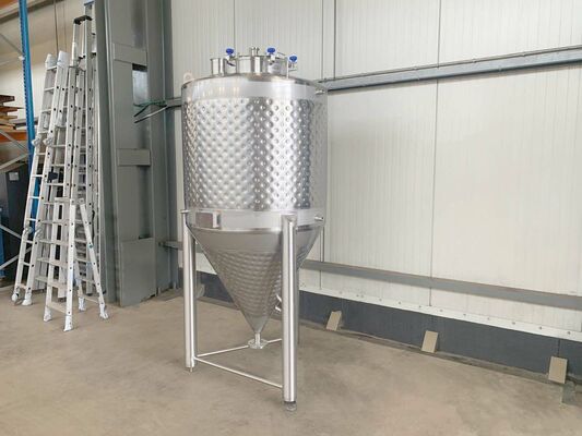 1 x Nieuwe roestvrijstalen verticale mengtank van 1.300L in AISI304L