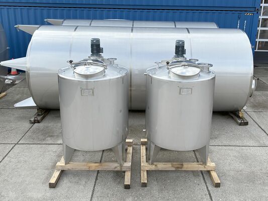 2 x New 1.760L stainless-steel AISI316L vertical mixing tanks.
