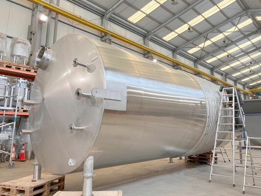 1 x New 50.000L stainless-steel AISI304L vertical mixing tank.