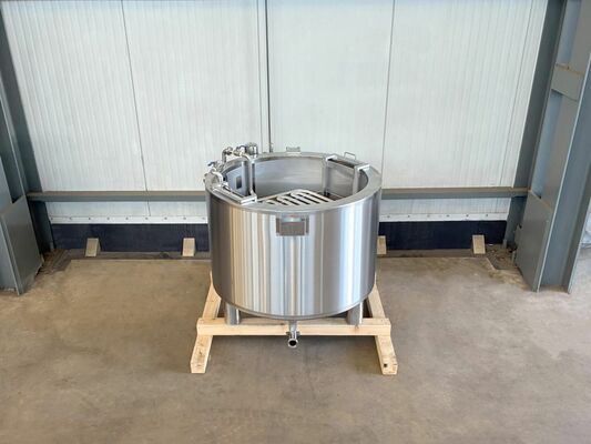1 x New 1.000L stainless-steel AISI304L vertical storage tank.