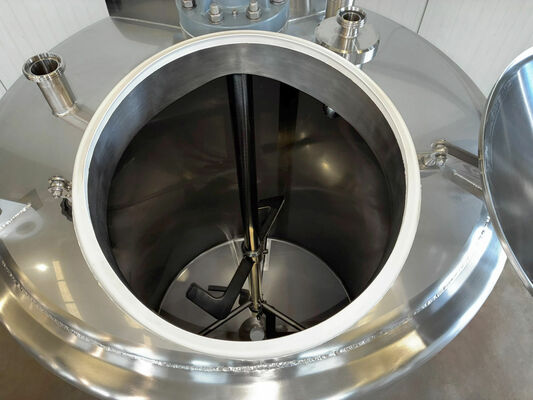 1 x Nouvelle cuve de mélange verticale isolée de 1.500 L en acier inoxydable AISI 316L