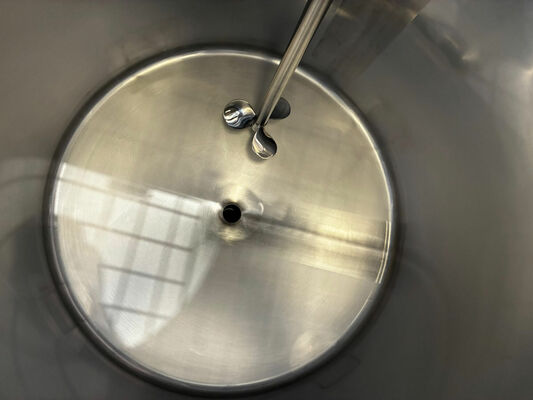 1 x Nieuwe 300 L verticale RVS mengtank in AISI 316L