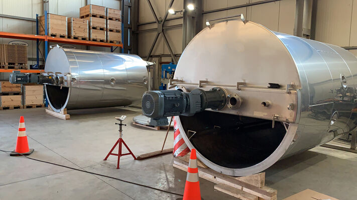 6 x 10,000L stainless steel AISI316L mixing tanks equipped with a heat exchanger and insulation