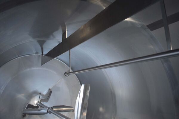 2 x New Stainless Steel AISI 316L vertical mixing tanks of 12m³ and 15m³.