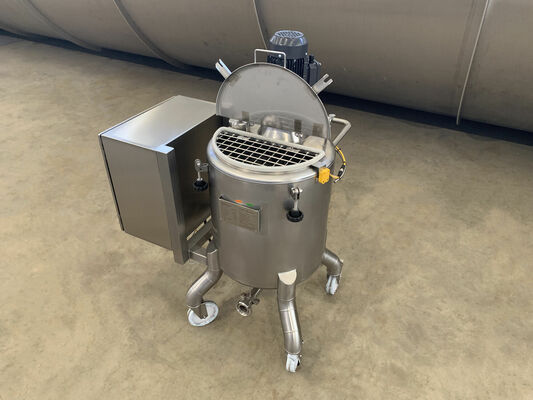 1 x New 100L stainless-steel AISI316L vertical mixing tank.