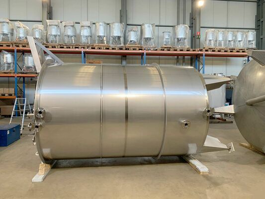 1 x New 10.300L stainless-steel AISI316L vertical mixing tank.