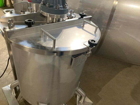1 x Nieuwe roestvrijstalen verticale mengtank van 300L in AISI316L