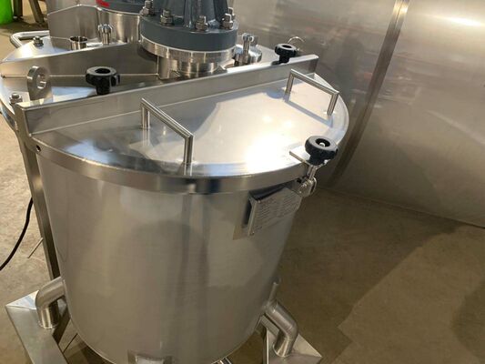 1 x New 300L stainless-steel AISI316L vertical mixing tank.