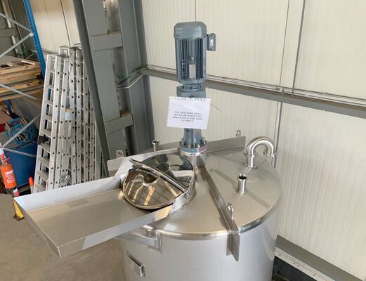 1 x New 2.500L stainless-steel AISI316L vertical mixing tank.