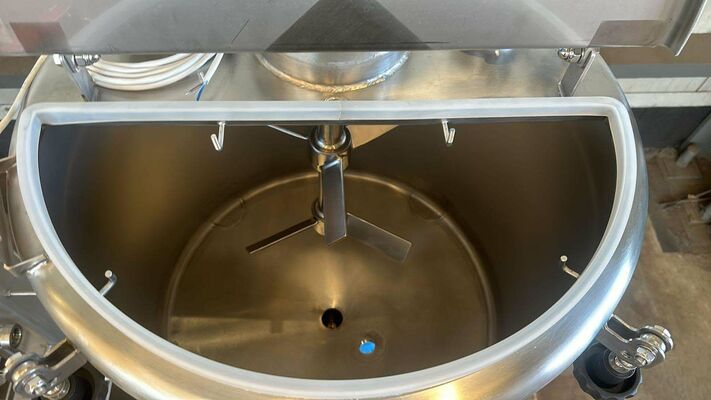 4 x New 150L stainless-steel AISI316L vertical mixing tanks