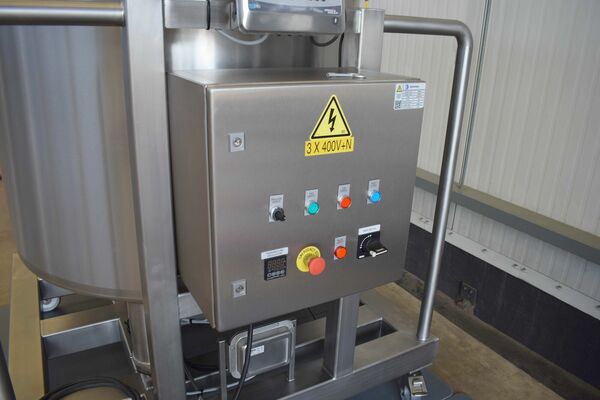 1 x Nieuwe roestvrijstalen verticale mengtank van 1000L in AISI304L