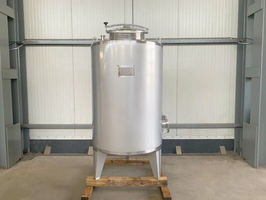 1 x Nieuwe roestvrijstalen verticale mengtank van 1.500L in AISI316L