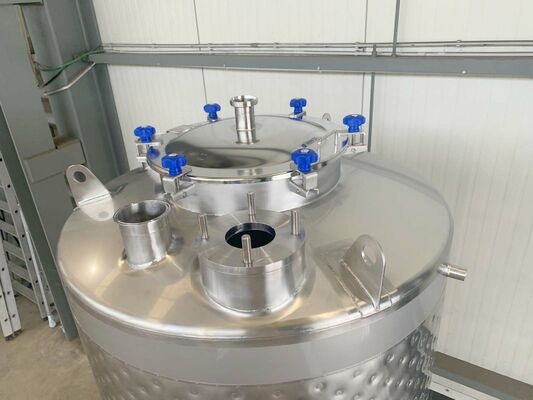 1 x Nieuwe roestvrijstalen verticale mengtank van 1.300L in AISI304L