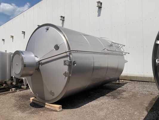 3 x vertical second-hand mixing tanks of 31.000 L in AISI 304L stainless steel.