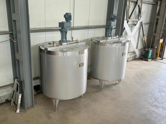2 x New 3.300L stainless-steel AISI316L vertical mixing tanks.