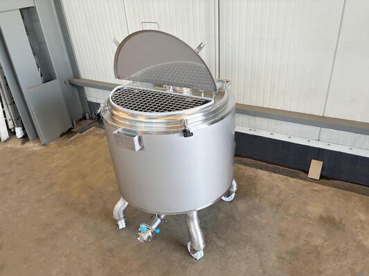 1 x Brand new 500L stainless-steel AISI316L vertical mixing tank.
