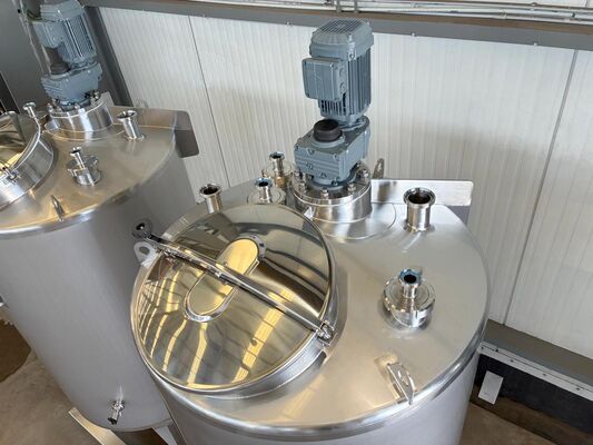 2 x Neuer vertikaler 1.500L Edelstahl-Mischbehälter aus AISI316L
