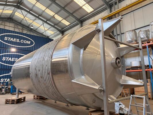 1 x New 50.000L stainless-steel AISI304L vertical mixing tank.