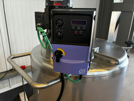 1 x Nieuwe 300 L verticale RVS mengtank in AISI 316L