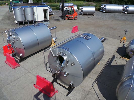 2 x 11,7m³; AISI304; CCT bier fermentatie tanks; 3,3 bar PED CE TüV; 10% Rx & 2 x 10,4m³: AISI304 BBT helder bier tanks; 3,3 bar PED CE TüV; 10% Rx