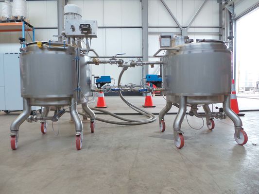 2 x 200L AISI316; Roestvrijstalen mengtanks met sturingskast; geisoleerd; warmtewisselaar; verwarmingsunit