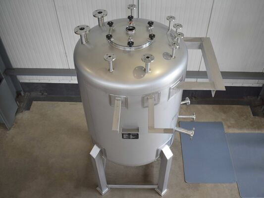 1 x New 1510L stainless-steel AISI316L vertical mixing tank.