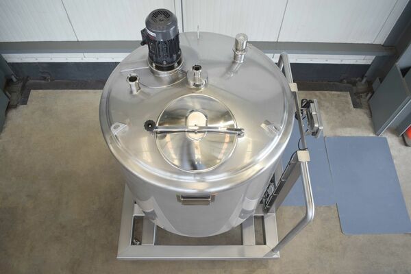 1 x Nieuwe roestvrijstalen verticale mengtank van 1000L  in AISI316L