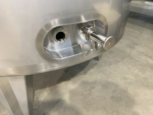2 x Nieuwe roestvrijstalen verticale mengtank van 1.500L in AISI316L