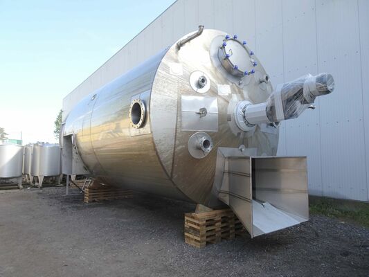 1 x stainless-steel second hand vertical mixing tank of 40.000L in stainless-steel AISI 304L
