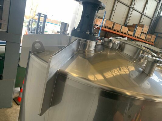 1 x New 2.000L stainless-steel AISI316L vertical mixing tank.