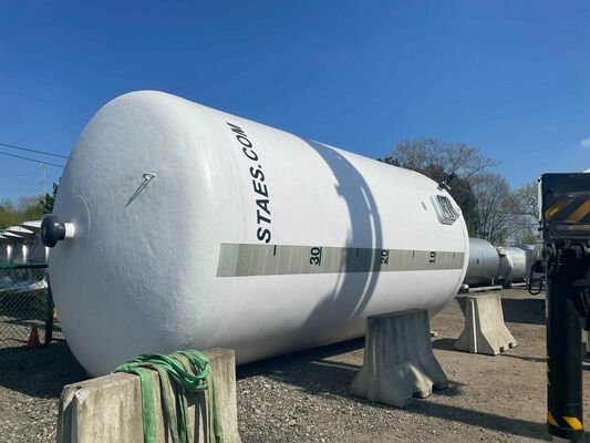 4 x Nieuwe verticale polyester opslagtanks van 42.000L.